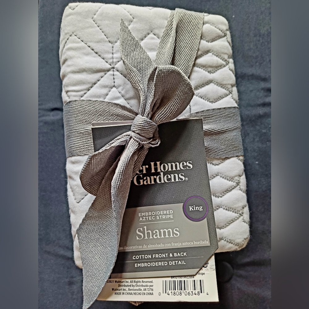 Better Homes and Garden Pillow Shams King Size Includes 2 Shams Brand New